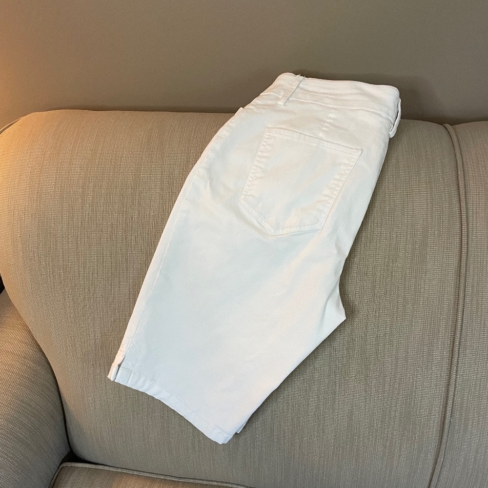 Women's Stretch Denim Bermuda Short, white, (Ruby Rd.-petite), sz.8P